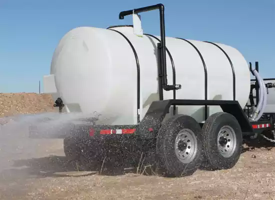 1,600 Gallon Water Trailer